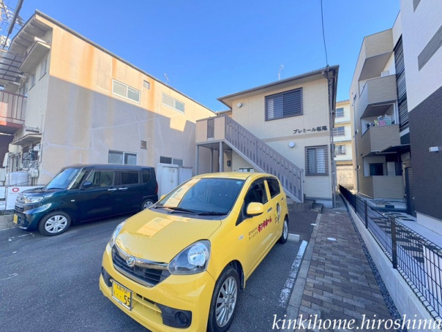 【廿日市市桜尾本町のアパートの駐車場】