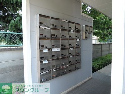 【東村山市富士見町のマンションのロビー】