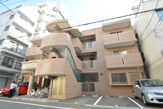 広島市中区西十日市町のマンションの建物外観