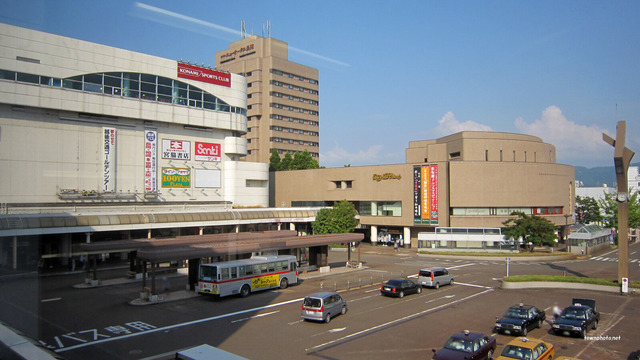 【ライオンズマンション長岡駅東のショッピングセンター】