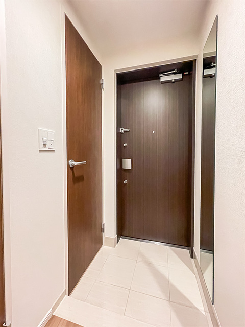 玄関　※写真は同タイプ住戸です。