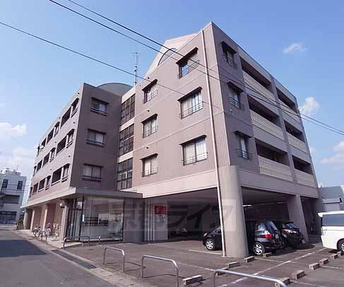 長岡京市野添のマンションの建物外観