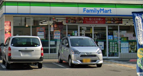 コンビニ　ファミリーマート 高井田本通店（コンビニ）まで282m