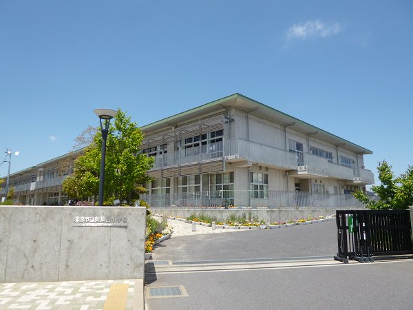 小学校　美郷台小学校（小学校）まで400m