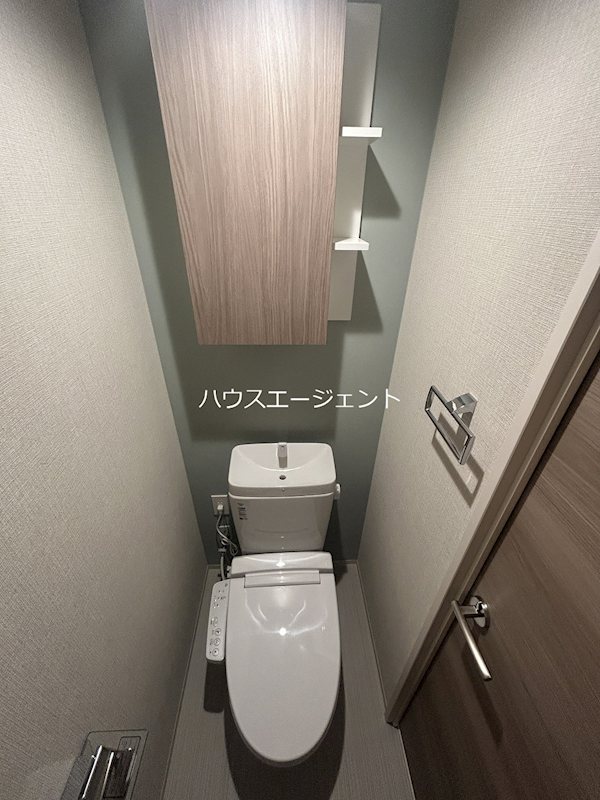 トイレ　ウォシュレット付のトイレです。