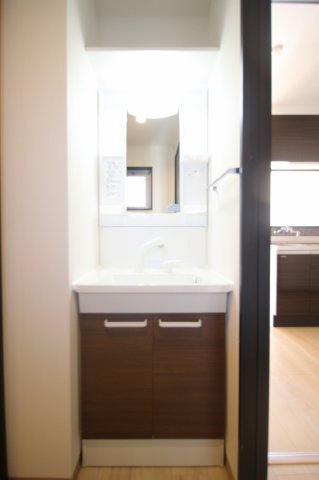 洗面設備　忙しい朝には欠かせない洗面所です