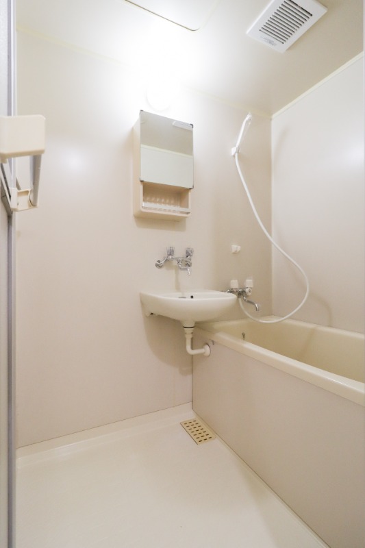 バス・シャワールーム　図面と現状に相違がある場合には現状を優先