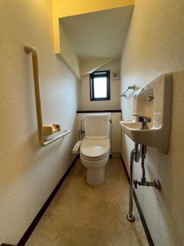トイレ　落ち着いたトイレです