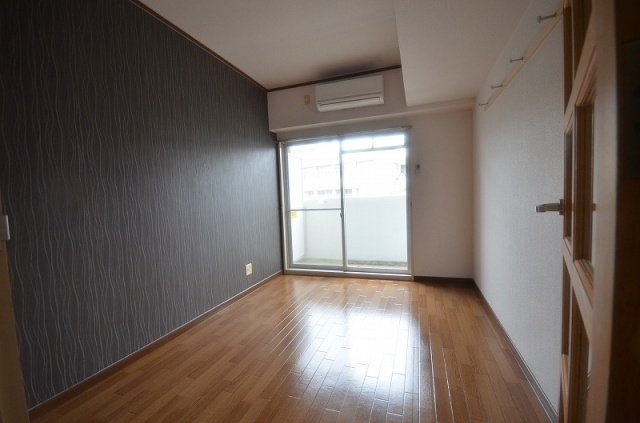 居室・リビング　別号室の写真です。