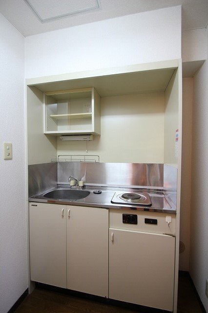 キッチン　同物件別号室の写真です。