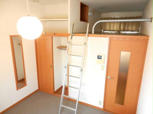 収納　明るく開放感のあるお部屋