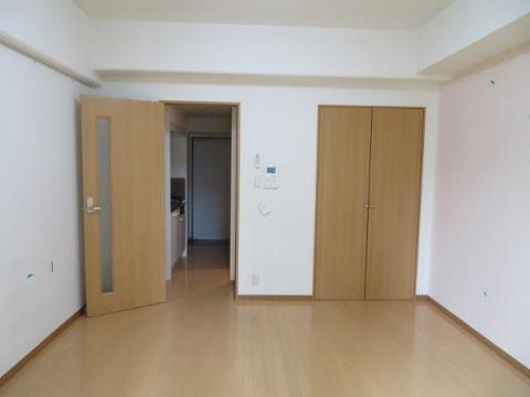 居室・リビング　室内