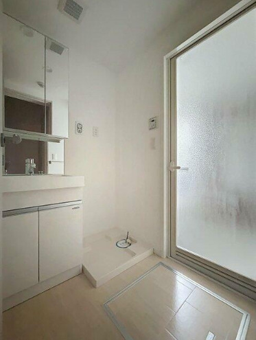 洗面設備　脱衣スペースもあります