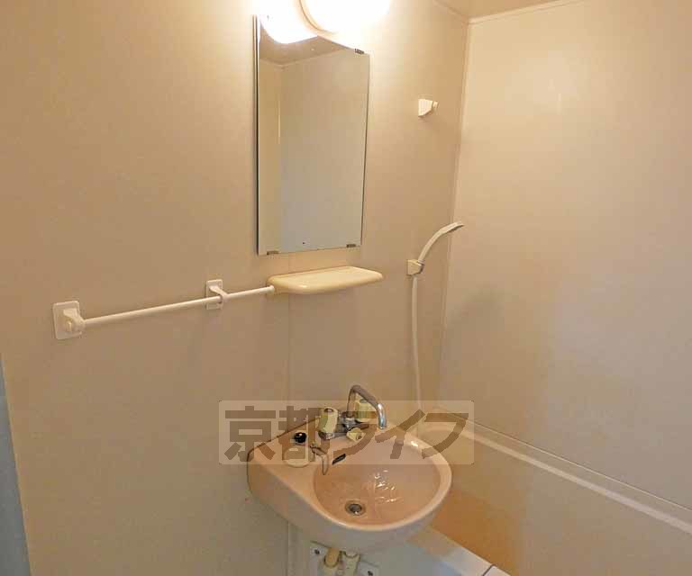 洗面設備　洗面台です。