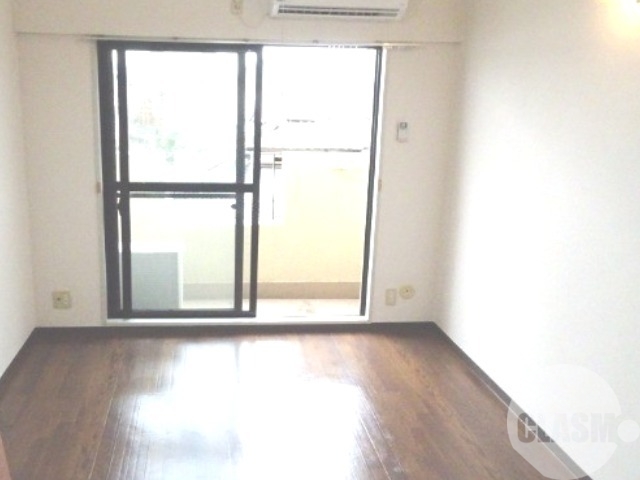 居室・リビング　明るいお部屋です♪