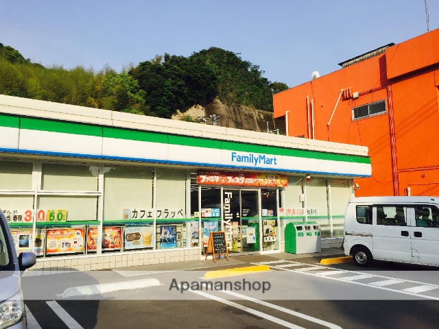 コンビニ　ファミリーマート田上小前店（コンビニ）まで242m