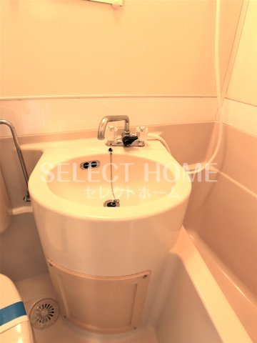 洗面設備　独立洗面化粧台付き 同型タイプです