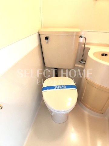 トイレ　トイレもきれいです 同型タイプです