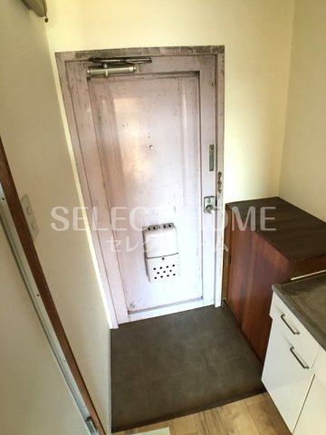 玄関　明るい玄関です 同型タイプです