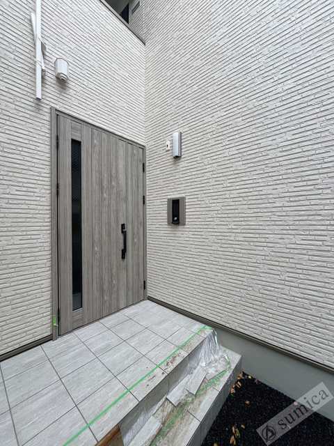 エントランス　明るいエントランスであなたのお帰りをお待ちします＾＾