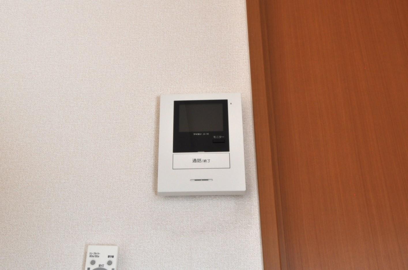 セキュリティ　モニター付きインターホン