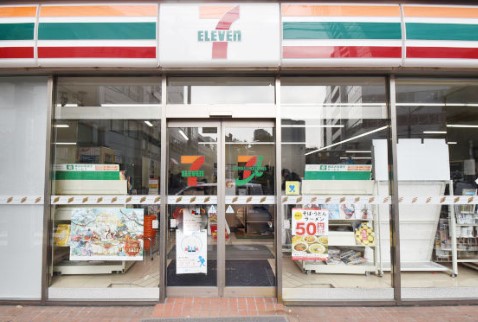 コンビニ　セブンイレブン 六本木3丁目店（コンビニ）まで449m