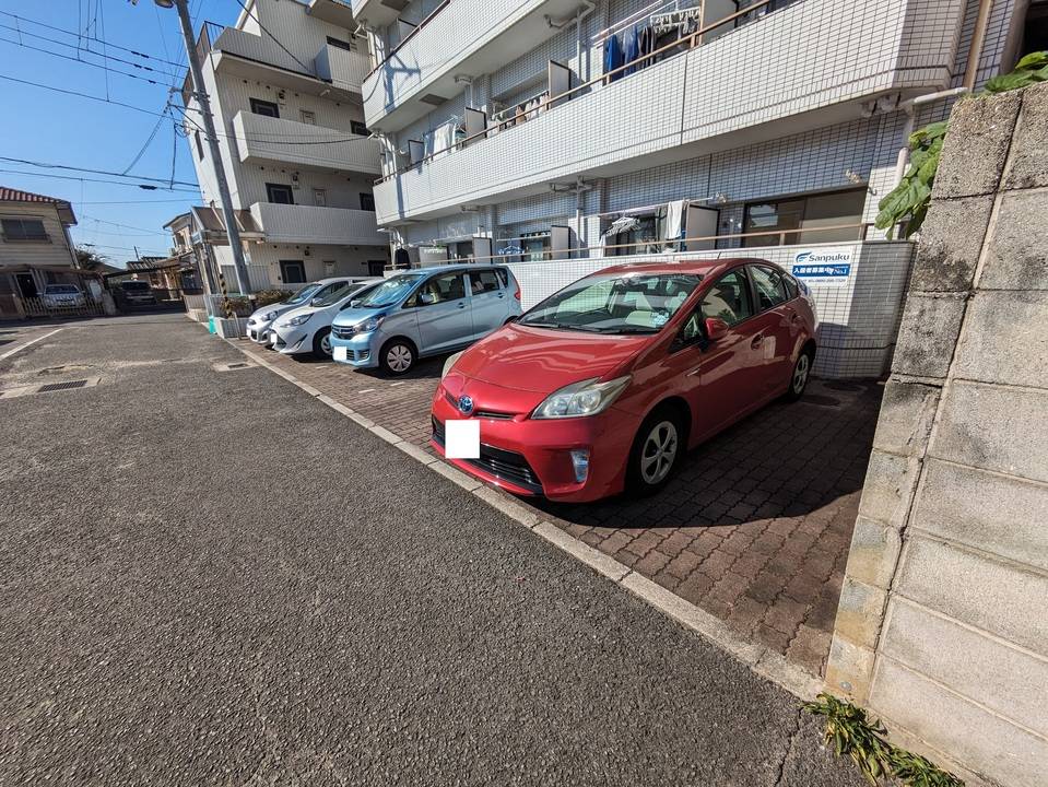 駐車場　駐車場