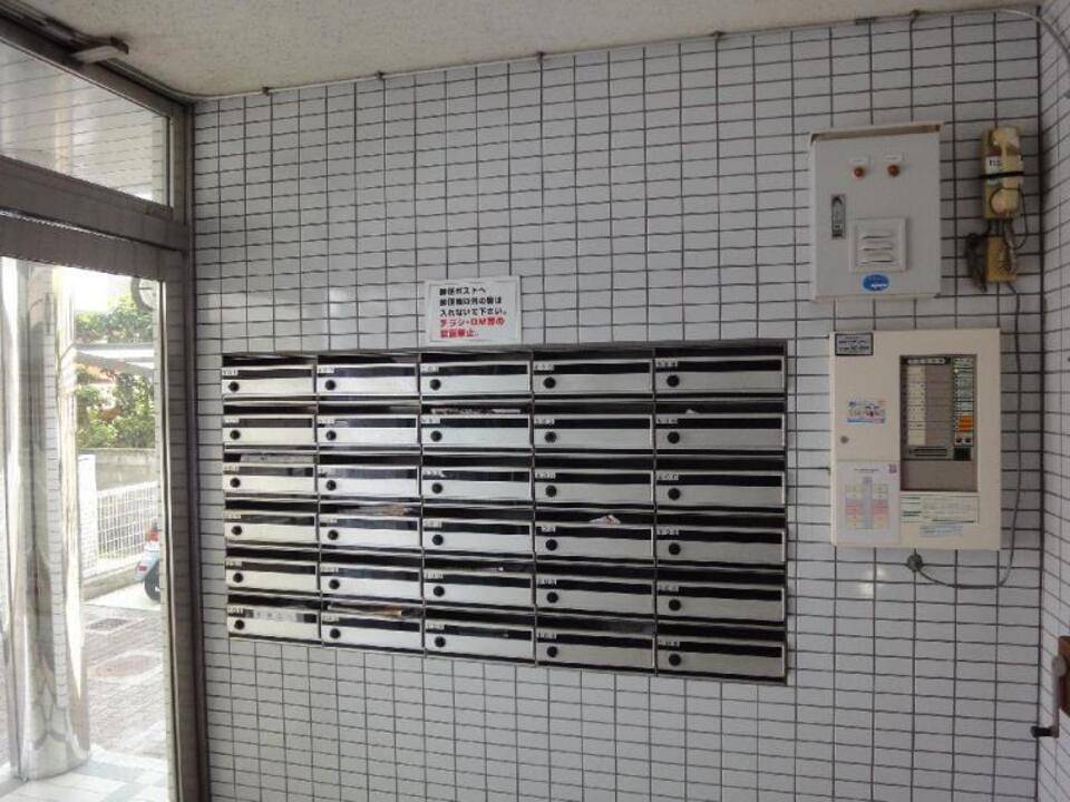 エントランス　メールBOX