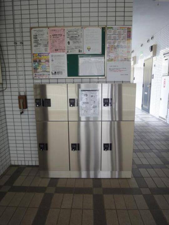 エントランス　宅配ボックス