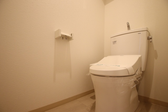 トイレ　※別室の参考写真の為、現況優先です。