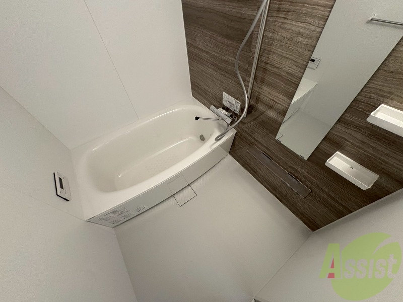 バス・シャワールーム　お風呂になります。一日の疲れを癒してくださいね。