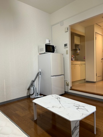 居室・リビング　同物件別室です。