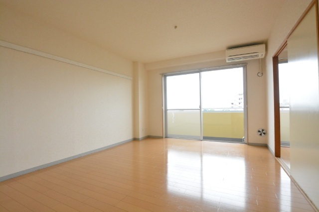 居室・リビング　※別のお部屋の写真になります