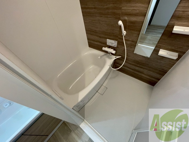 バス・シャワールーム　お風呂になります。一日の疲れを癒してくださいね。