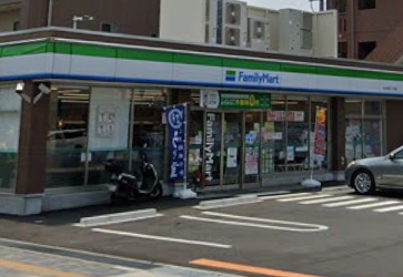 コンビニ　ファミリーマート 中小田井二丁目店（コンビニ）まで552m