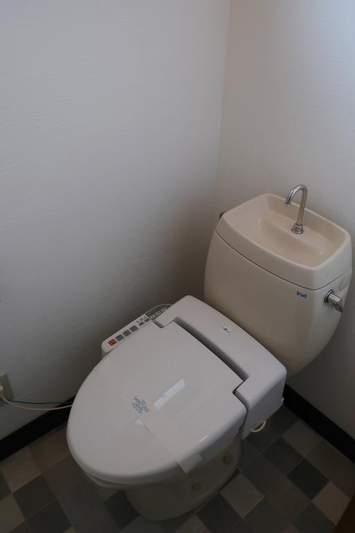 トイレ　温水洗浄便座（シャワートイレ）