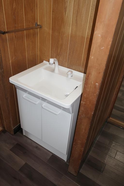 洗面設備　洗髪洗面化粧台（シャワードレッサー）完備