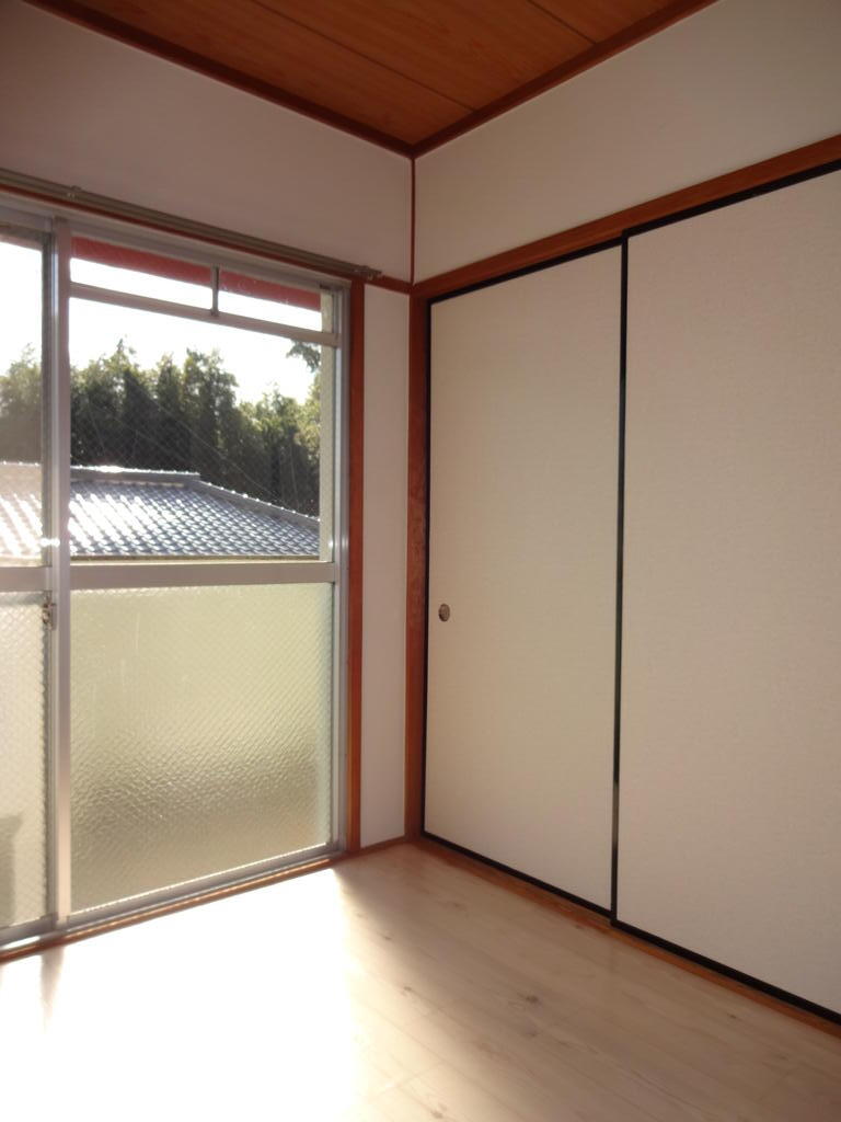 居室・リビング　エアコン、照明器具（LED）完備