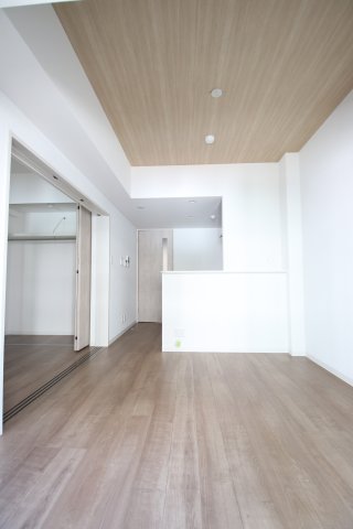 居室・リビング　類似別物件の写真です