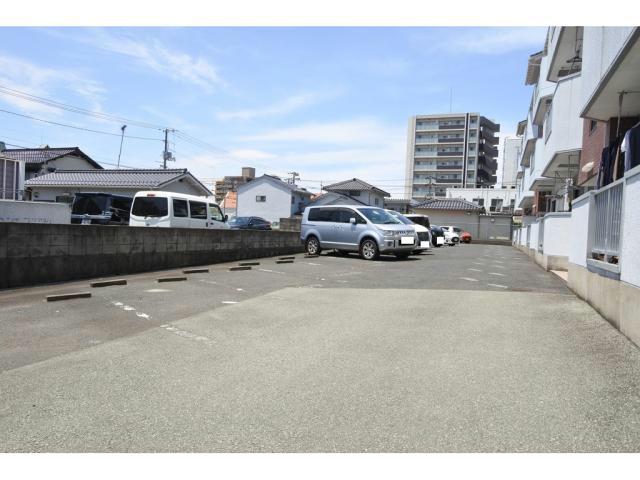 駐車場　駐車場