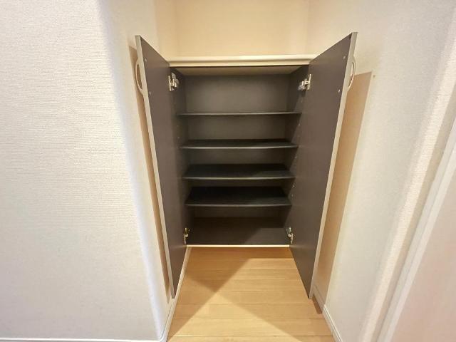 収納　シューズボックス