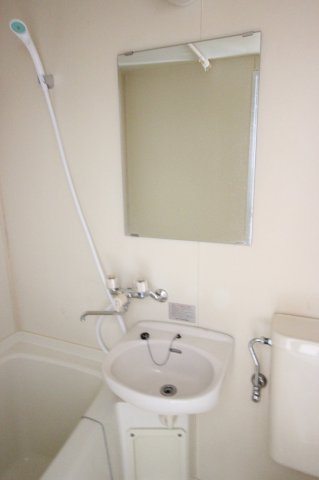 洗面設備　写真はイメージです 色仕様は現状優先となります。