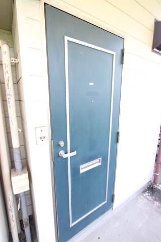 玄関　写真はイメージです 色仕様は現状優先となります。