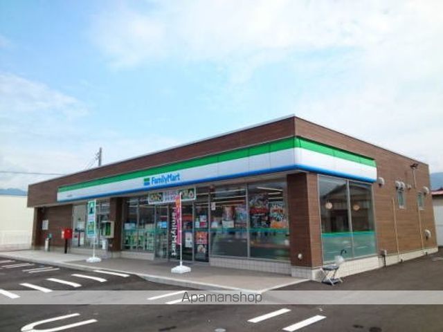 コンビニ　ファミリーマート　勝山郡町店（コンビニ）まで260m