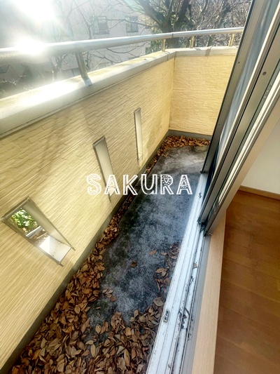 バルコニー　暖かな日差しのふりそそぐバルコニー♪