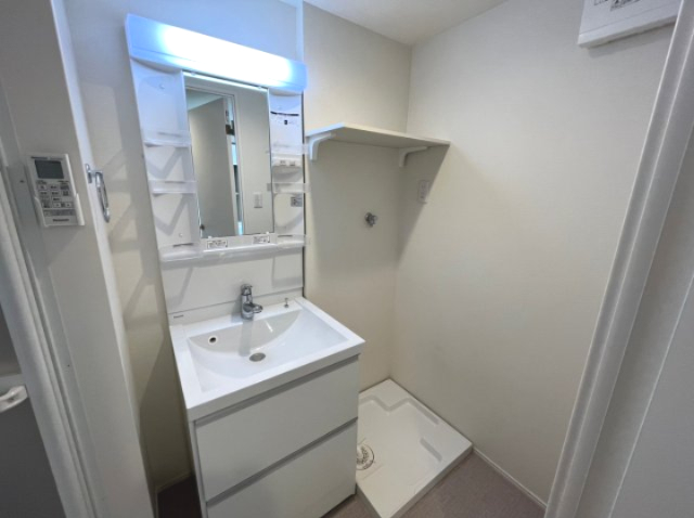 洗面設備　シャンプードレッサーもあります※同シリーズ物件の写真になりま