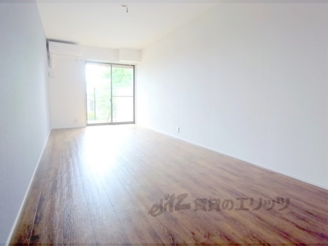 居室・リビング　１０帖で広々しています。