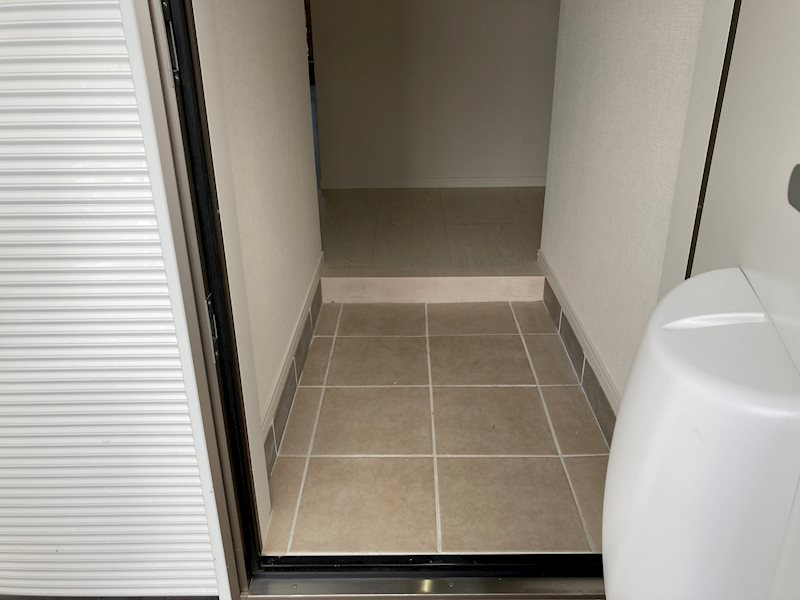 玄関　※参考写真