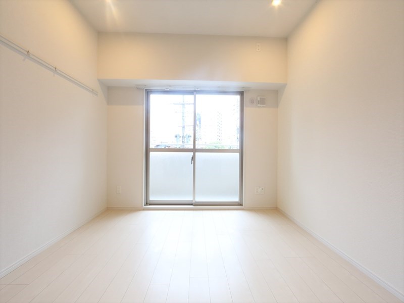 バルコニー　洋室7.2帖　エアコン完備　バルコニー