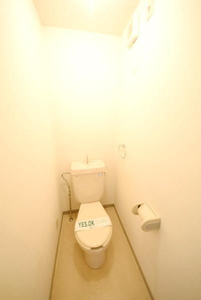 ＪＲ外房線 大網駅 徒歩5分 2階建 築32年のトイレ写真